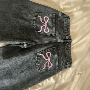 Stylish Gray Jeans with Pink Bow Accents